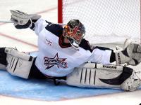 FB体育官方网站-布克压力下完成爆发，老鹰展翅击败吉林队