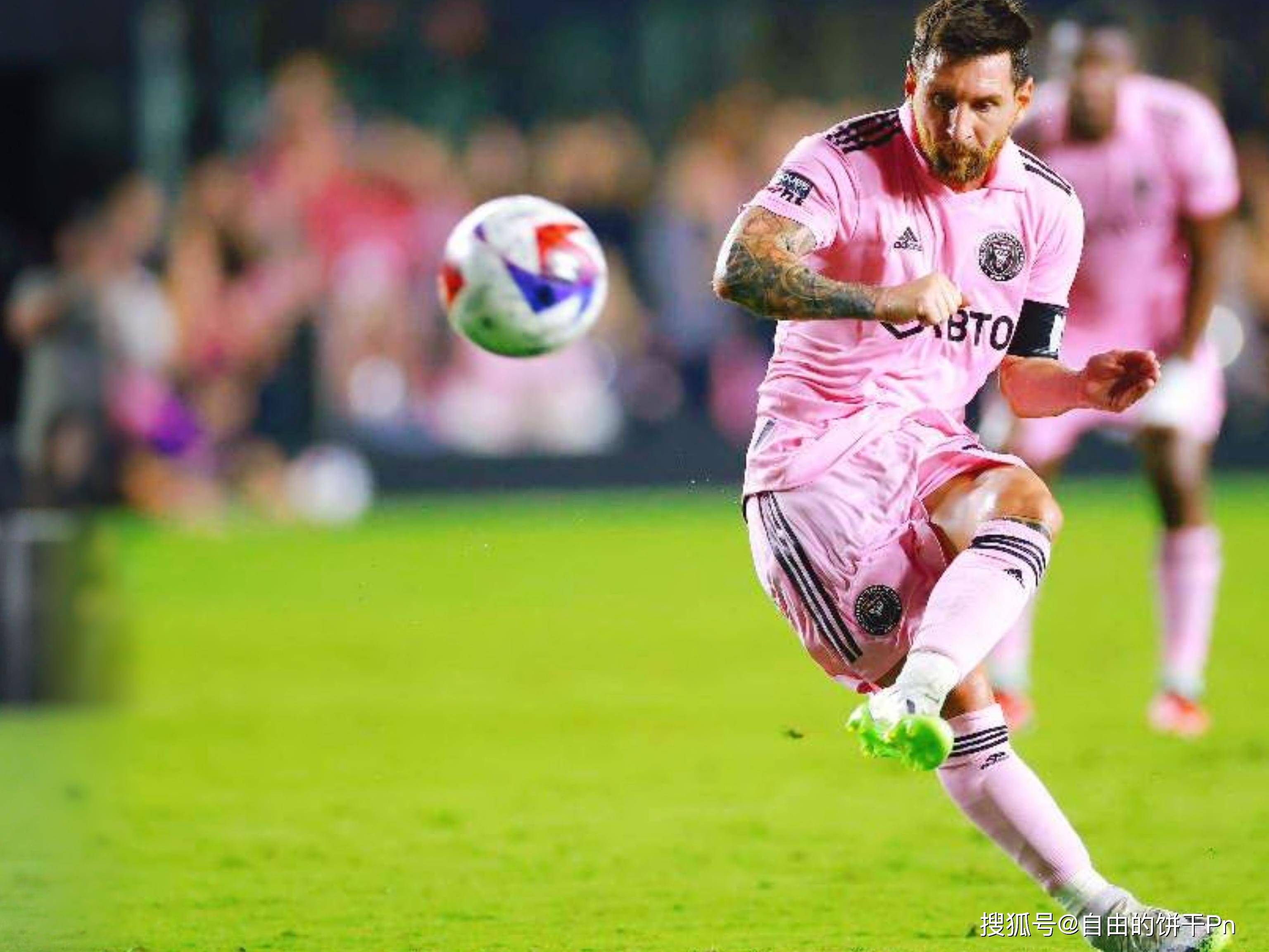 加拿大血洗曼城,莱万制霸全场的简单介绍 加拿大血洗曼城,莱万制霸全场的简单介绍