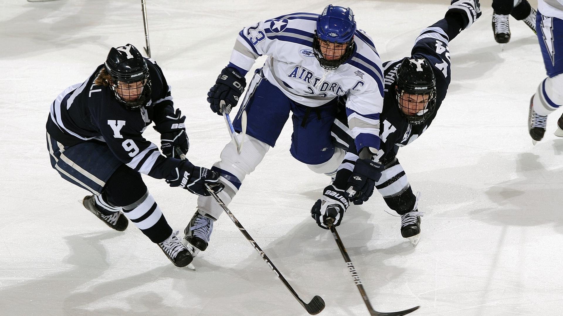 NBA季后赛之夜，加克波跨界点燃赛场，足球巨星如何照亮篮球圣殿