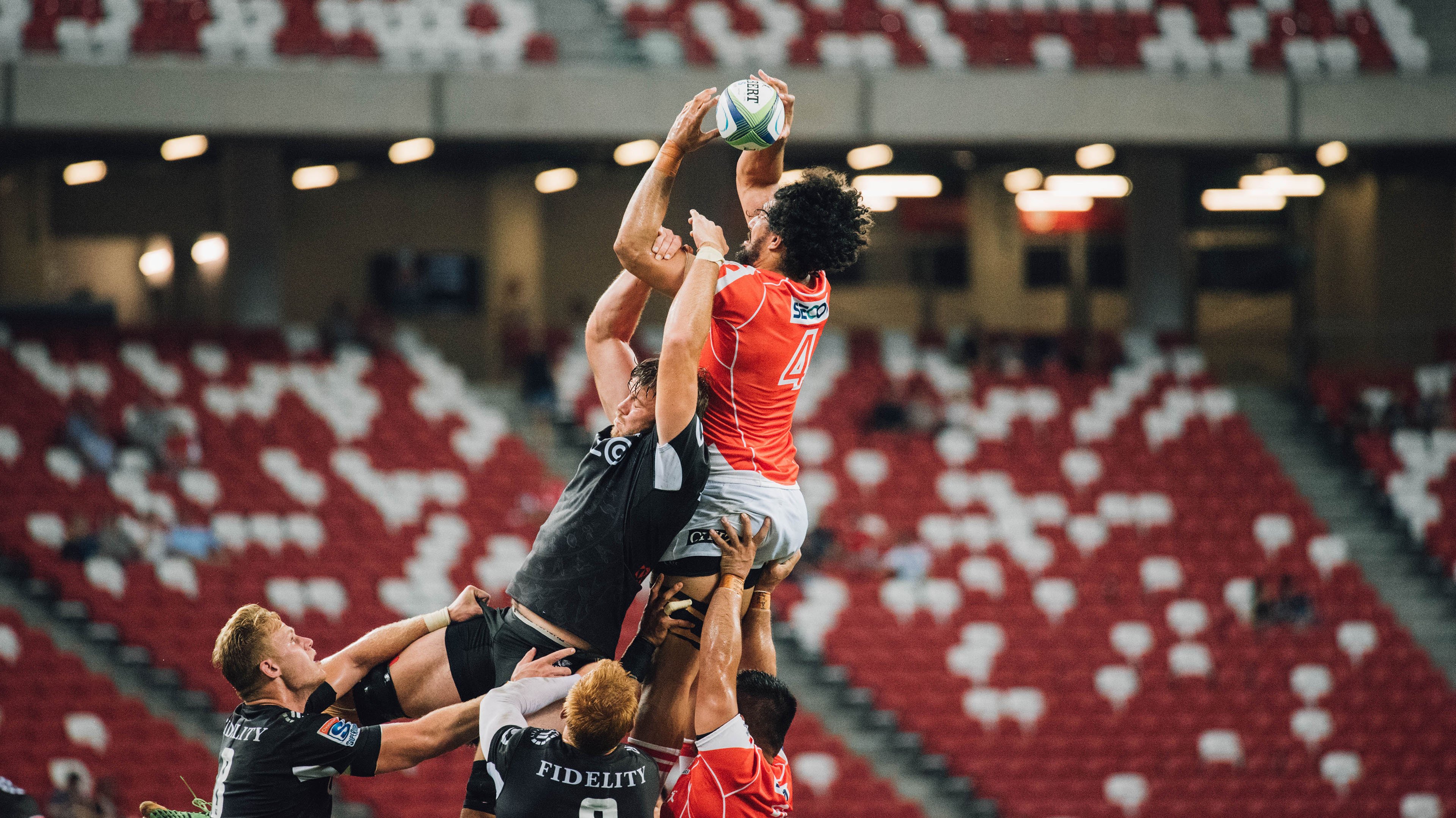 雄鹿冲垮雷霆，欧文成为关键先生